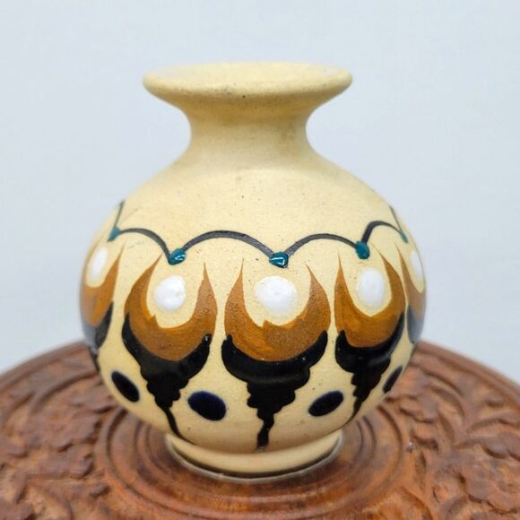 Vintage Zadar Hand Painted Miniature Vase – Yugoslavia Pottery – Abstract Floral - Picture 3 of 15